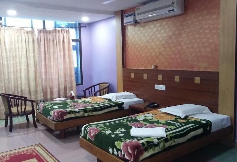 Bed and Breakfast Raj Residency