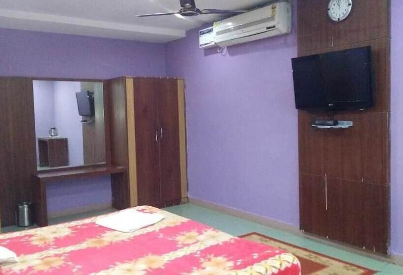 Bed and Breakfast Raj Residency