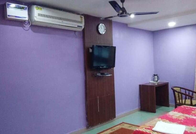 Bed and Breakfast Raj Residency