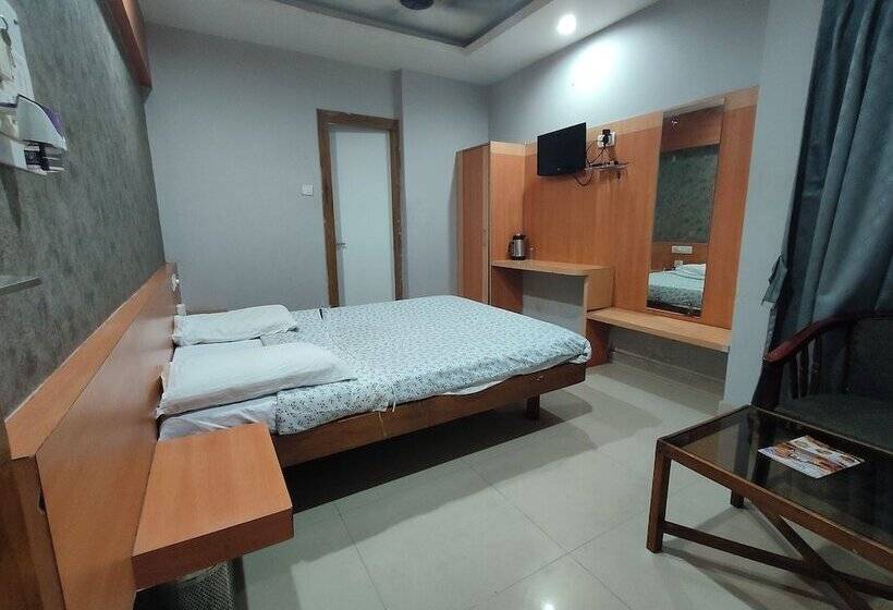 Bed and Breakfast Raj Residency