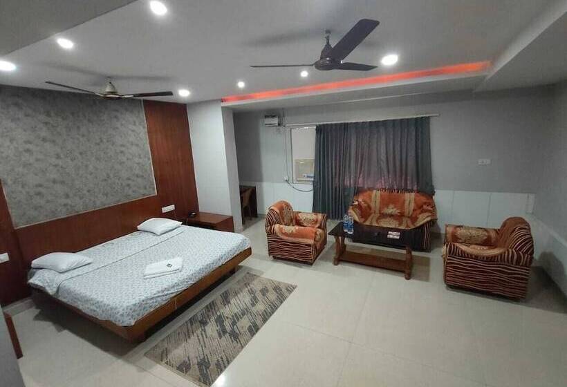 Bed and Breakfast Raj Residency