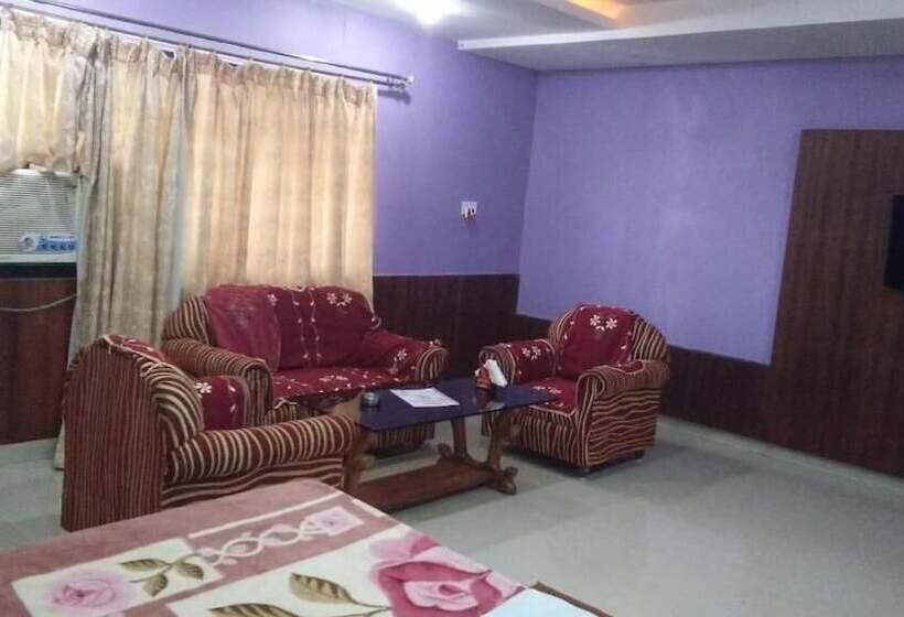 Bed and Breakfast Raj Residency