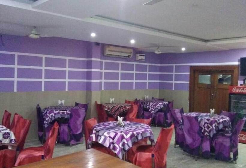 Bed and Breakfast Raj Residency