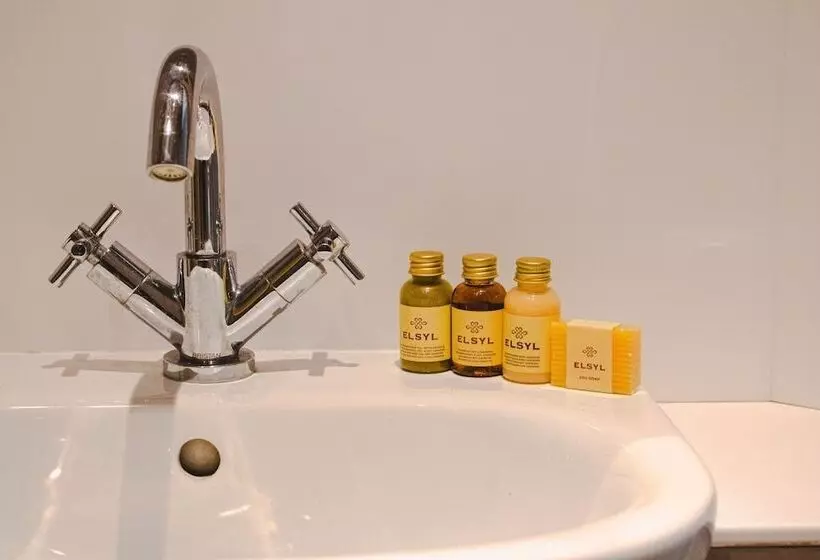 ベッドアンドブレックファースト The Bat And Ball