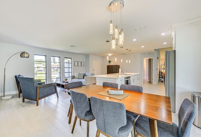 Bonita Springs Home W/ Lake Views: 8 Mi To Beach!