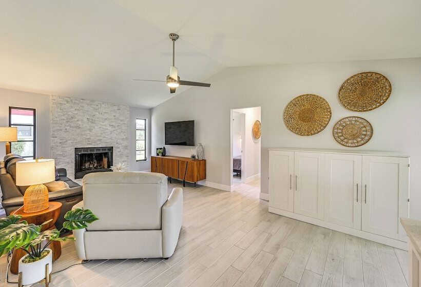 Bonita Springs Home W/ Lake Views: 8 Mi To Beach!