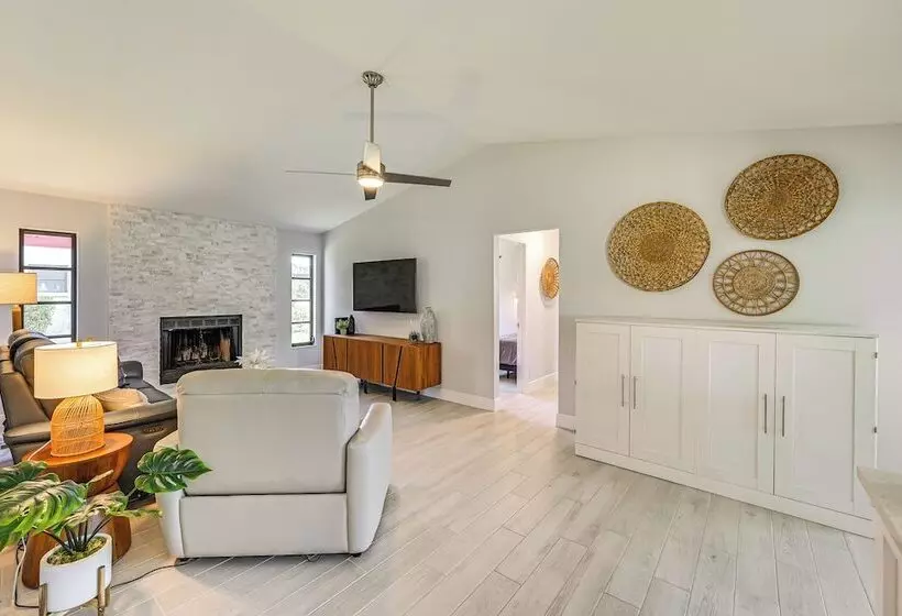 Bonita Springs Home W/ Lake Views: 8 Mi To Beach!