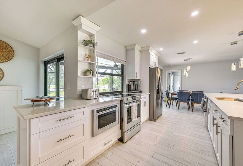 Bonita Springs Home W/ Lake Views: 8 Mi To Beach!