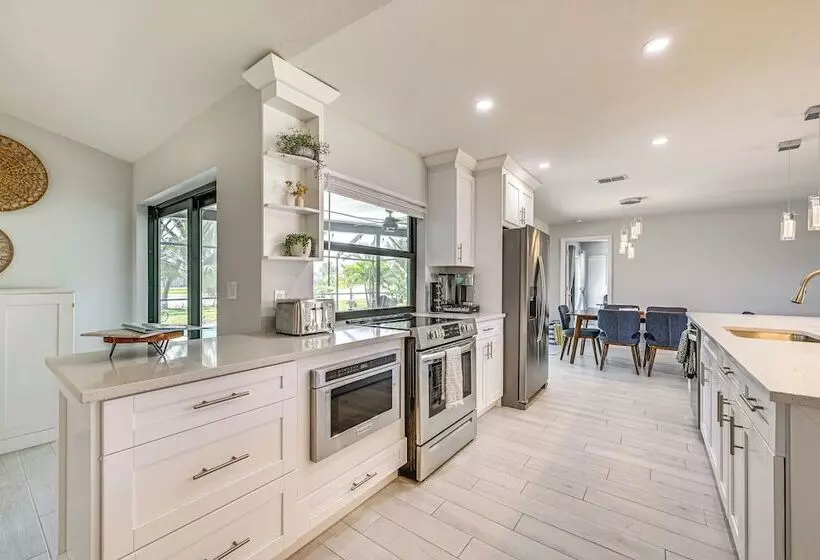 Bonita Springs Home W/ Lake Views: 8 Mi To Beach!