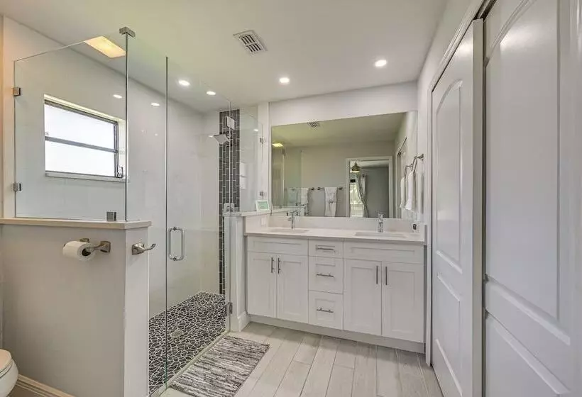 Bonita Springs Home W/ Lake Views: 8 Mi To Beach!