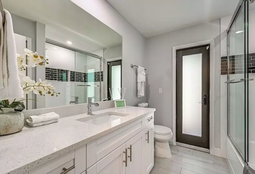 Bonita Springs Home W/ Lake Views: 8 Mi To Beach!