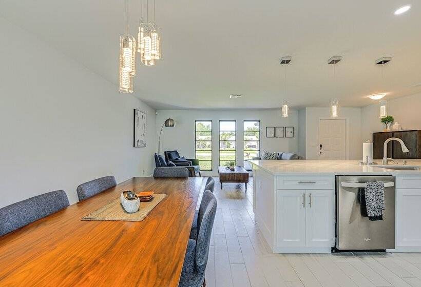 Bonita Springs Home W/ Lake Views: 8 Mi To Beach!