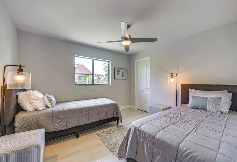 Bonita Springs Home W/ Lake Views: 8 Mi To Beach!