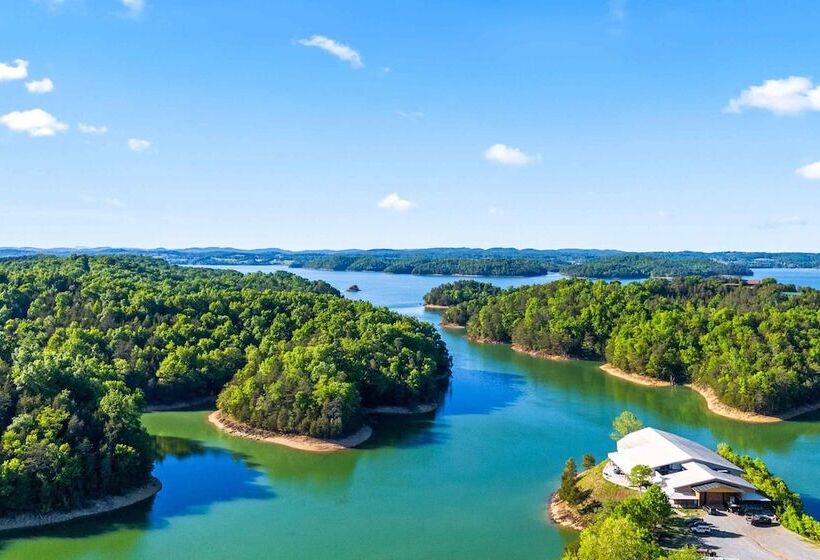 Rustic 3br Cabin Near Lake W/ Hot Tub!