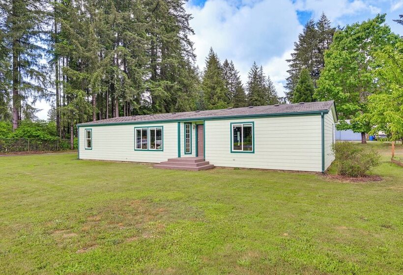 Castle Rock Home Near Cowlitz River, Dogs Welcome!