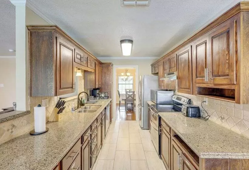 Copperas Cove Home W/ Pool ~ 8 Mi To Fort Cavazos!