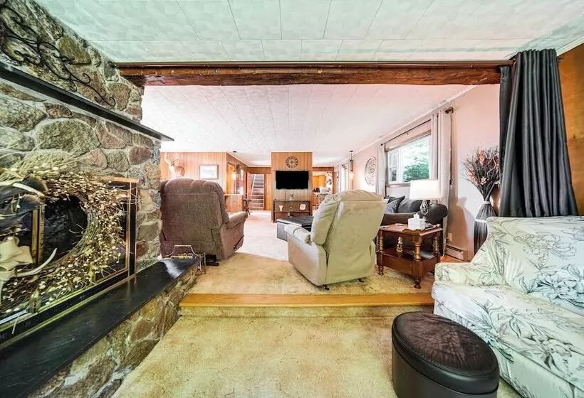 Country Home W/ Fishing Ponds Near Canadohta Lake