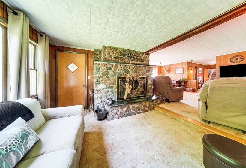 Country Home W/ Fishing Ponds Near Canadohta Lake