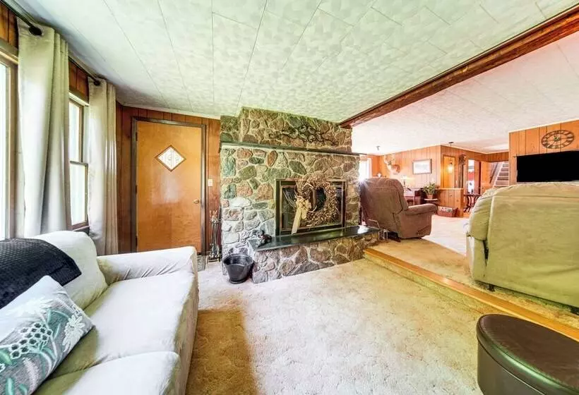 Country Home W/ Fishing Ponds Near Canadohta Lake