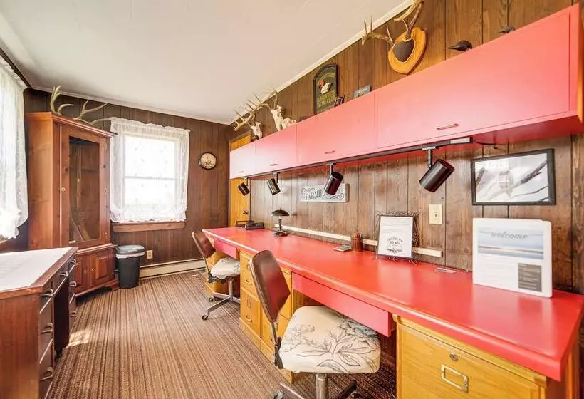 Country Home W/ Fishing Ponds Near Canadohta Lake