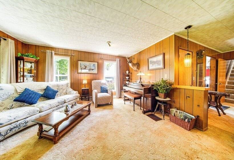 Country Home W/ Fishing Ponds Near Canadohta Lake