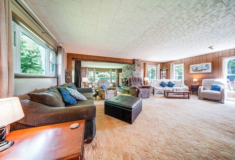 Country Home W/ Fishing Ponds Near Canadohta Lake