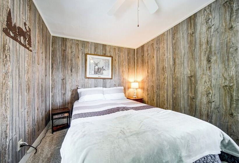 Country Home W/ Fishing Ponds Near Canadohta Lake