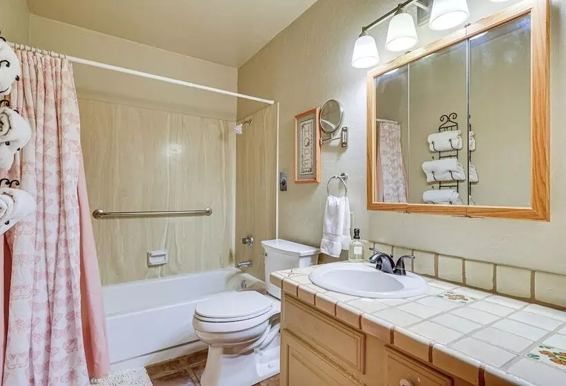 Green Valley Mountain Oasis W/ Views: 4 Mi To Golf