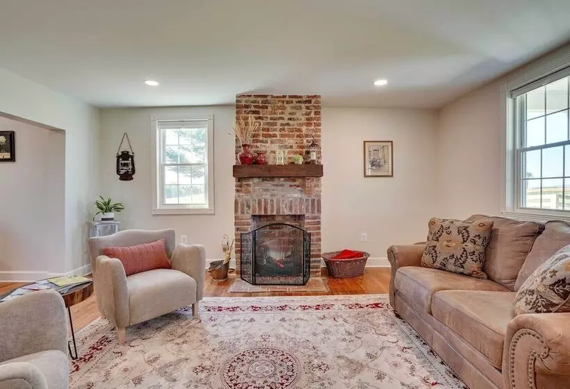 Historic Jefferson Farmhouse   Hike, Bike & Raft!