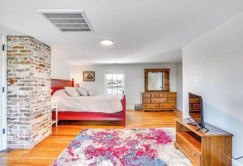 Historic Jefferson Farmhouse   Hike, Bike & Raft!