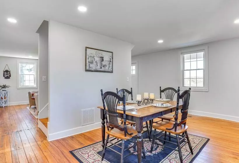 Historic Jefferson Farmhouse   Hike, Bike & Raft!