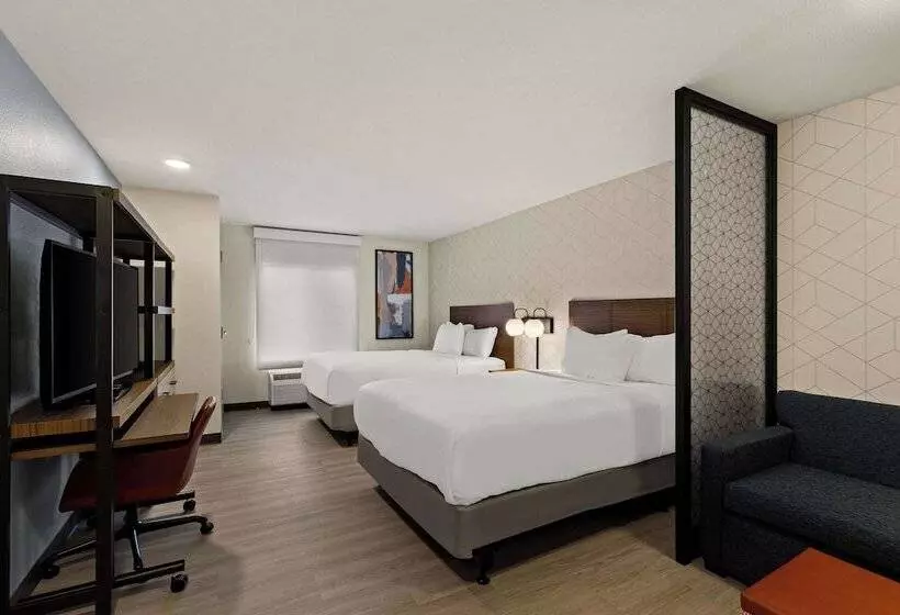 Hotelli Everhome Suites Temecula