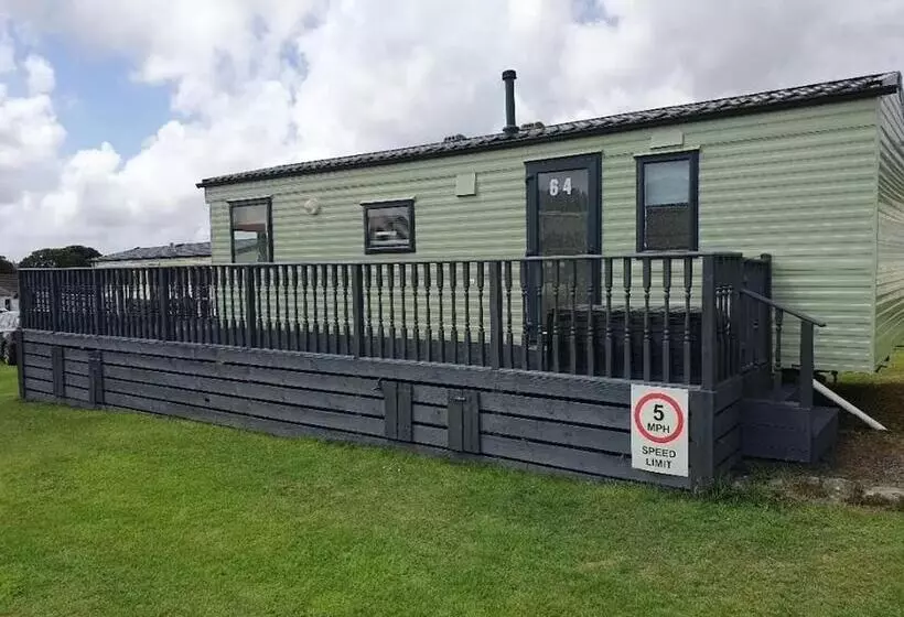 Hotelli Lochside Retreat At Three Lochs Holiday Park
