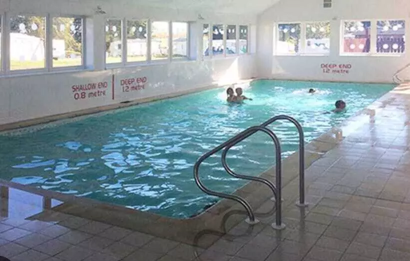 Hotelli Lochside Retreat At Three Lochs Holiday Park