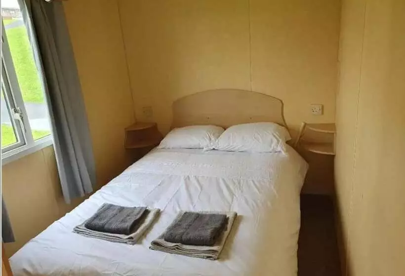 Hotelli Lochside Retreat At Three Lochs Holiday Park