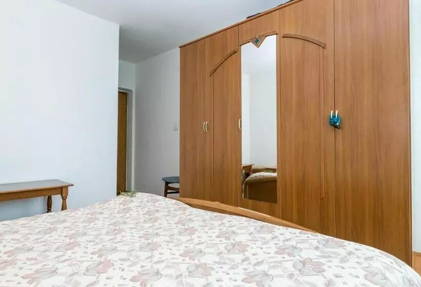 Hotelli Pansion Alen Dugi Otok