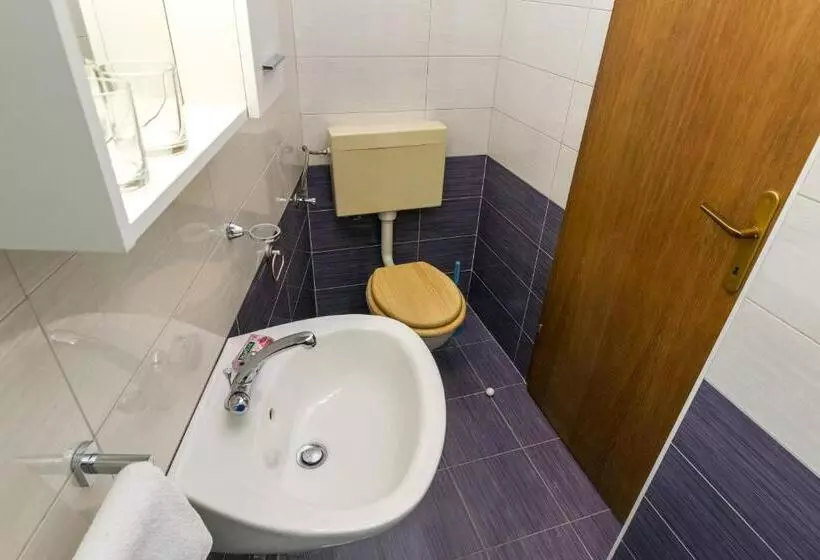 Hotelli Pansion Alen Dugi Otok