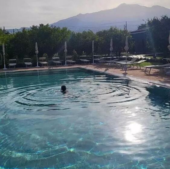 Maaseutuhotelli Lumia Resort