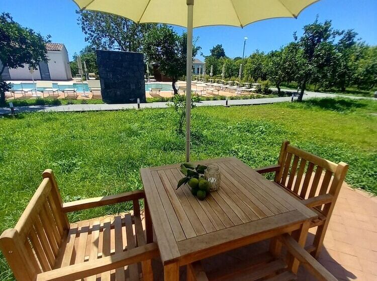 בית מלון כפרי Lumia Resort