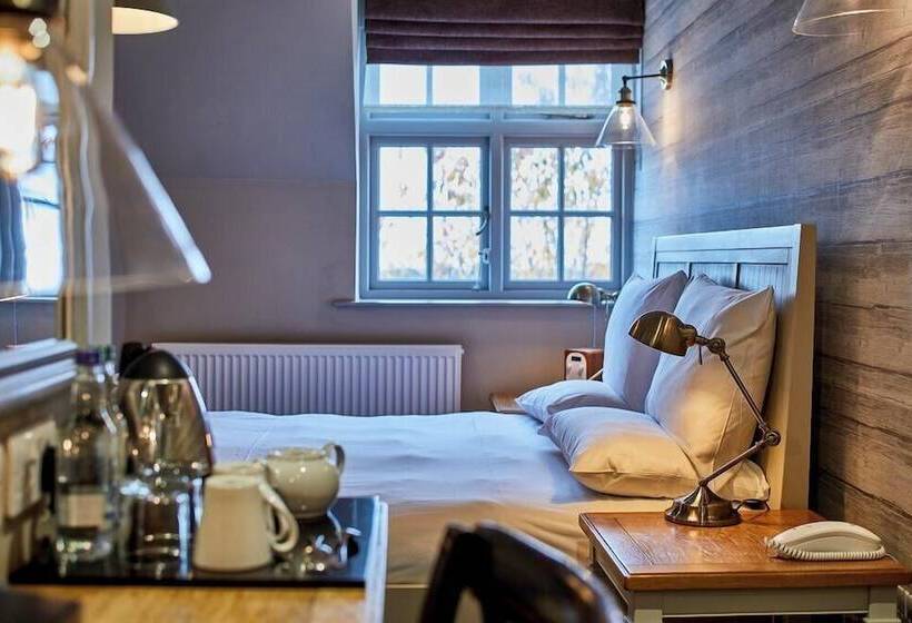 Отель The Lifeboat