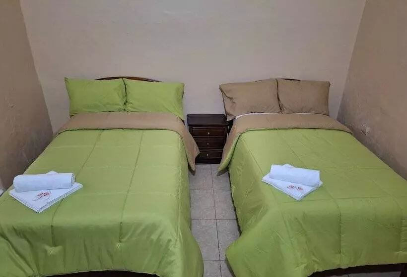 Hotelli Travel House