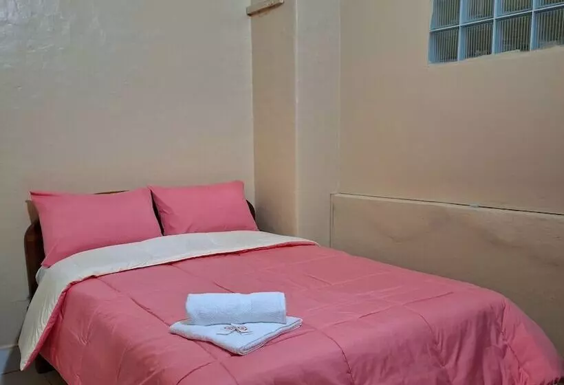 Hotelli Travel House