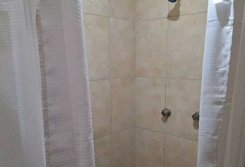 Hotelli Travel House