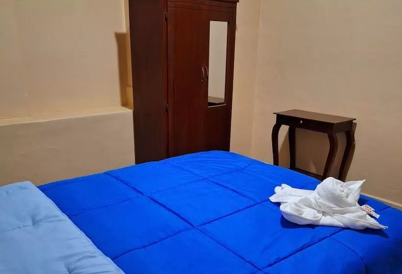 Hotelli Travel House