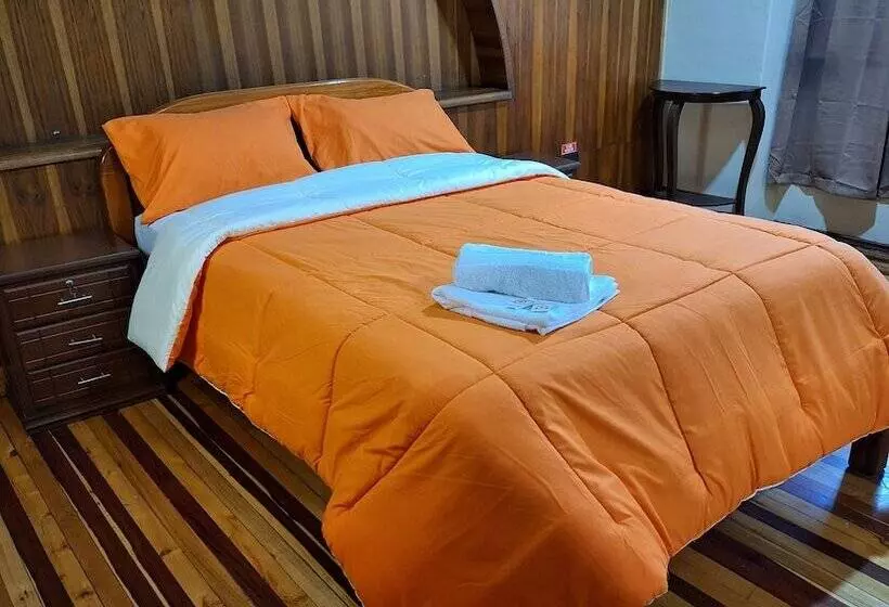 Hotelli Travel House