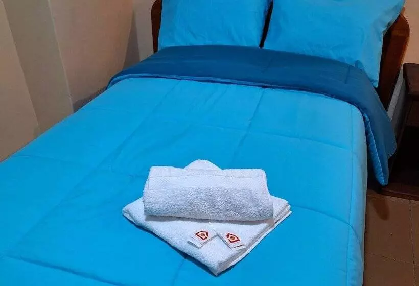 Hotelli Travel House