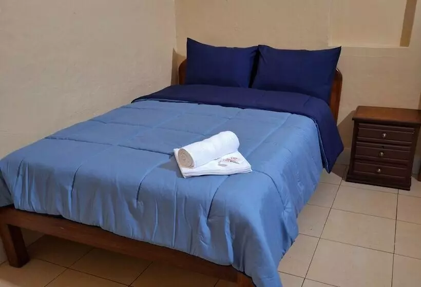 Hotelli Travel House