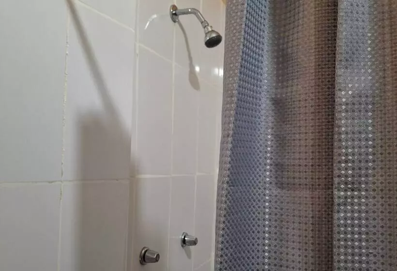 Hotelli Travel House