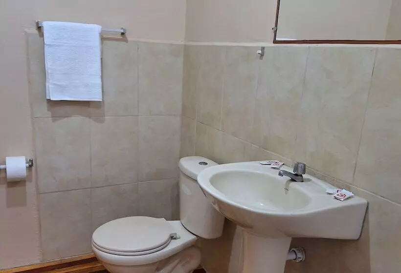 Hotelli Travel House