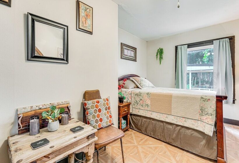 Lakefront Cottage In Clear Springs W/ Deck & Patio